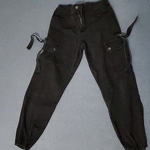 Black jeans with many pockets